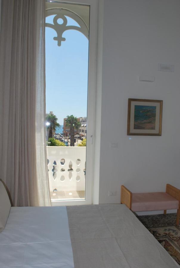 Palazzo Del Cavaliere Bed & Breakfast Gallipoli Ngoại thất bức ảnh
